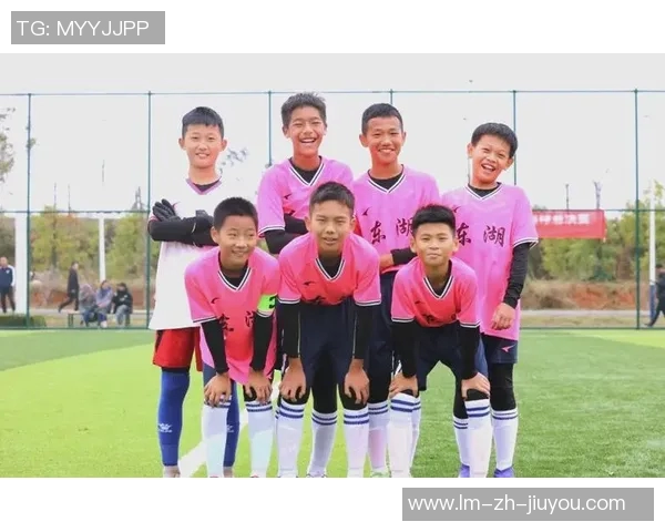 快乐足球赛中友谊与团队精神的精彩展现与成长之旅